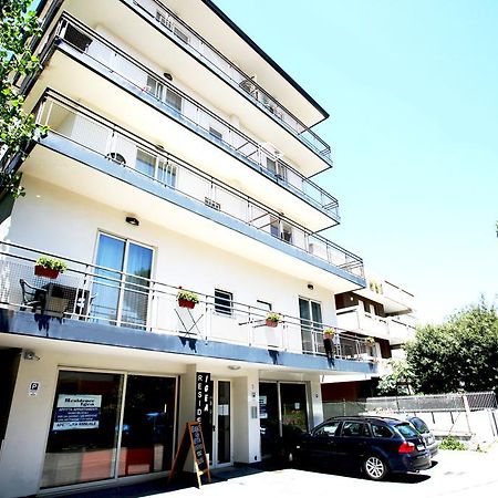 Residence Igea Rimini Buitenkant foto