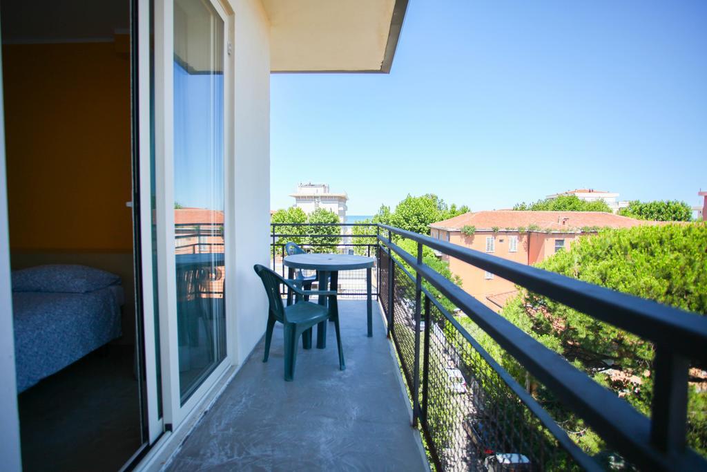 Residence Igea Rimini Buitenkant foto
